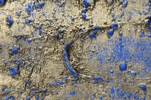 Silent Gilding – Original Gold and Blue Abstract Painting by Edelgard Schroer